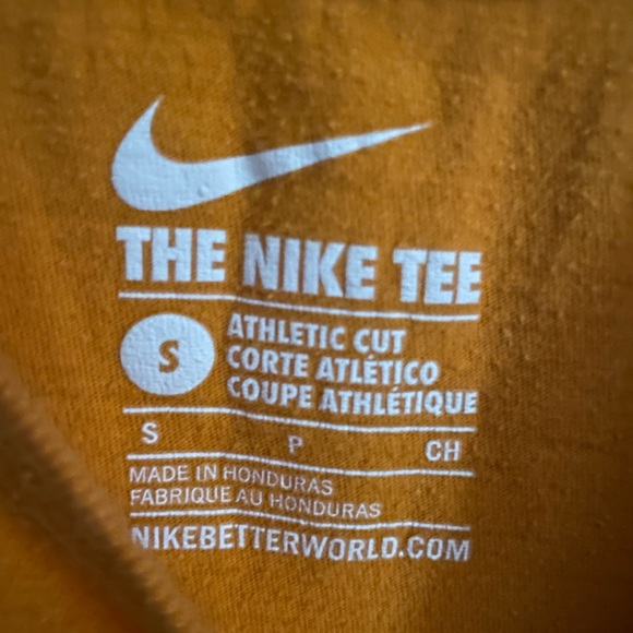 Nike Track and Field T-shirt- size small - Picture 3 of 3